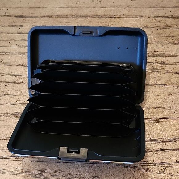 Cute Card Case Identity theft protection NWT - Picture 4 of 7